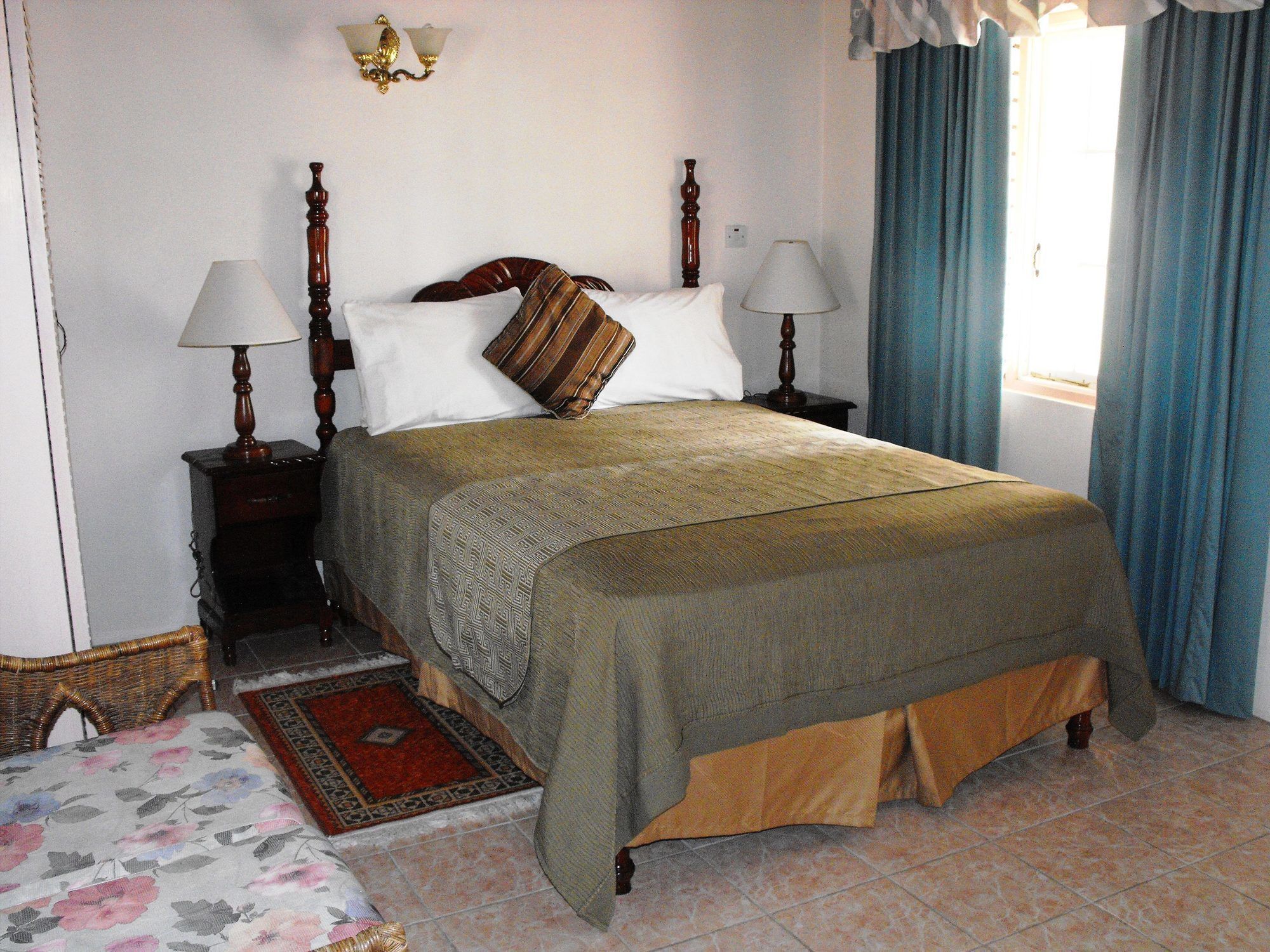 Silver Creek Hotel Runaway Bay