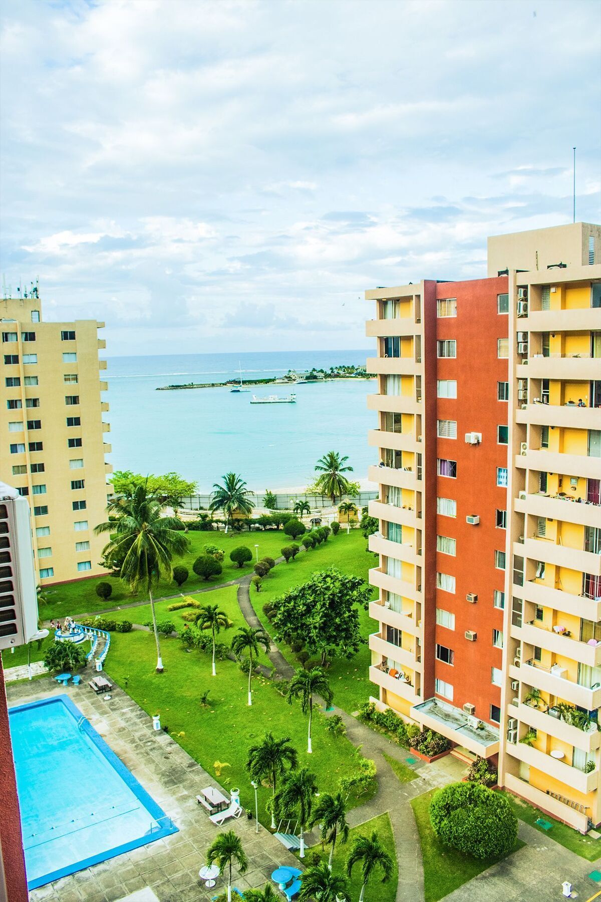 Hotel Sky Blue At Turtle Tower Ocho Rios