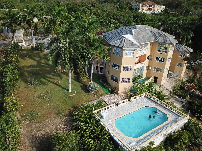 Emerald View Hotel 3*