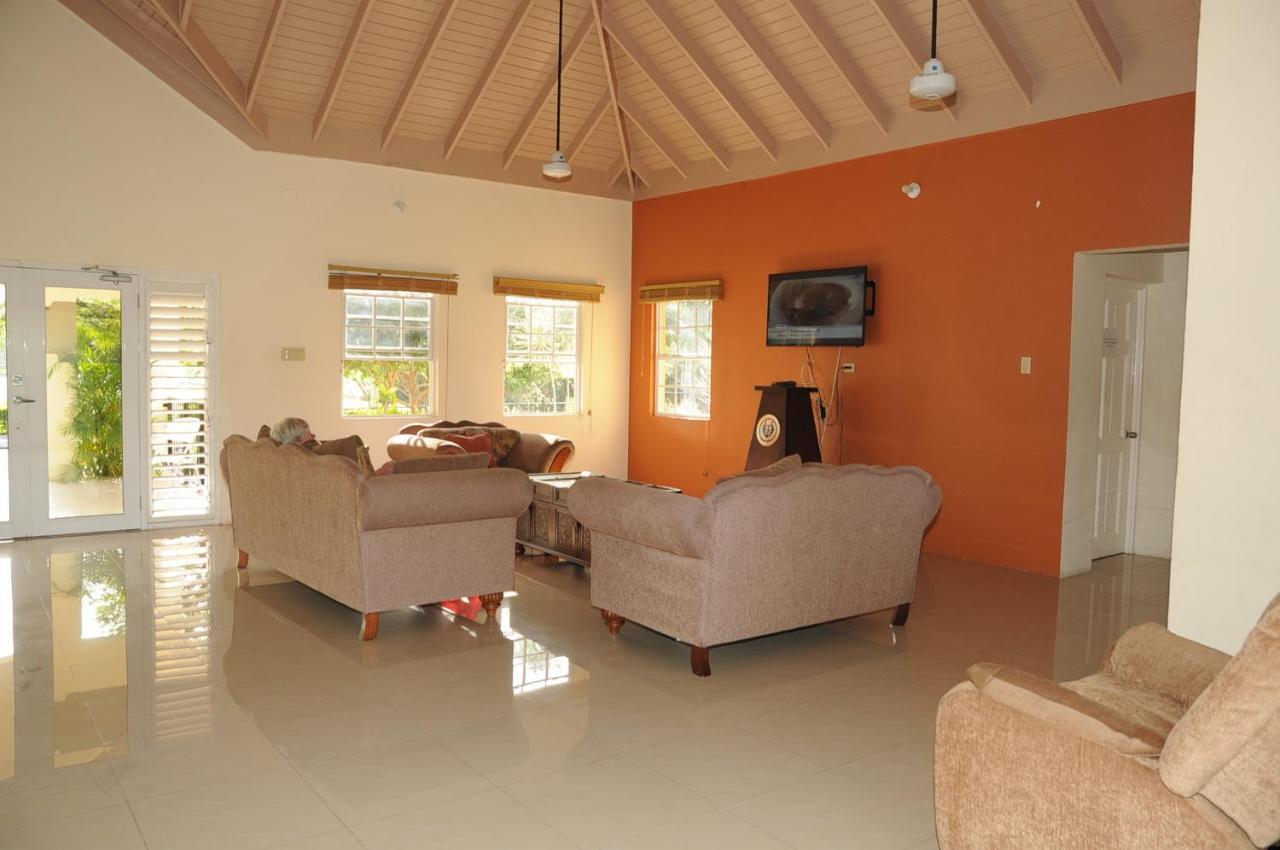 Casa de férias - Drax Hall Country Club 2-bed Luxury