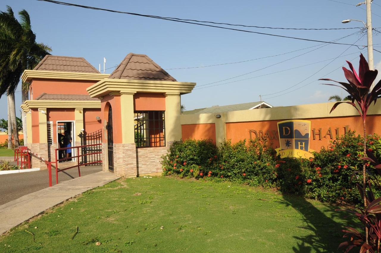 Casa de férias - Drax Hall Country Club 2-bed Luxury