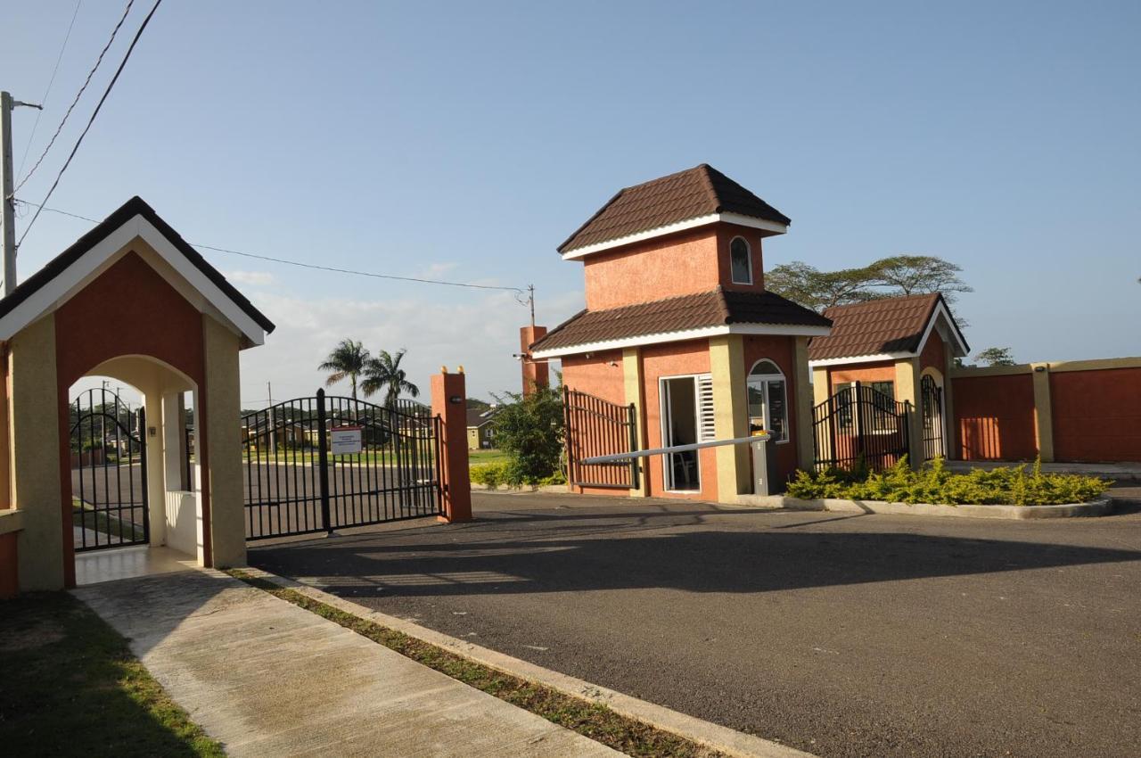 - Drax Hall Country Club 2-bed Luxury Casa de férias Ocho Rios
