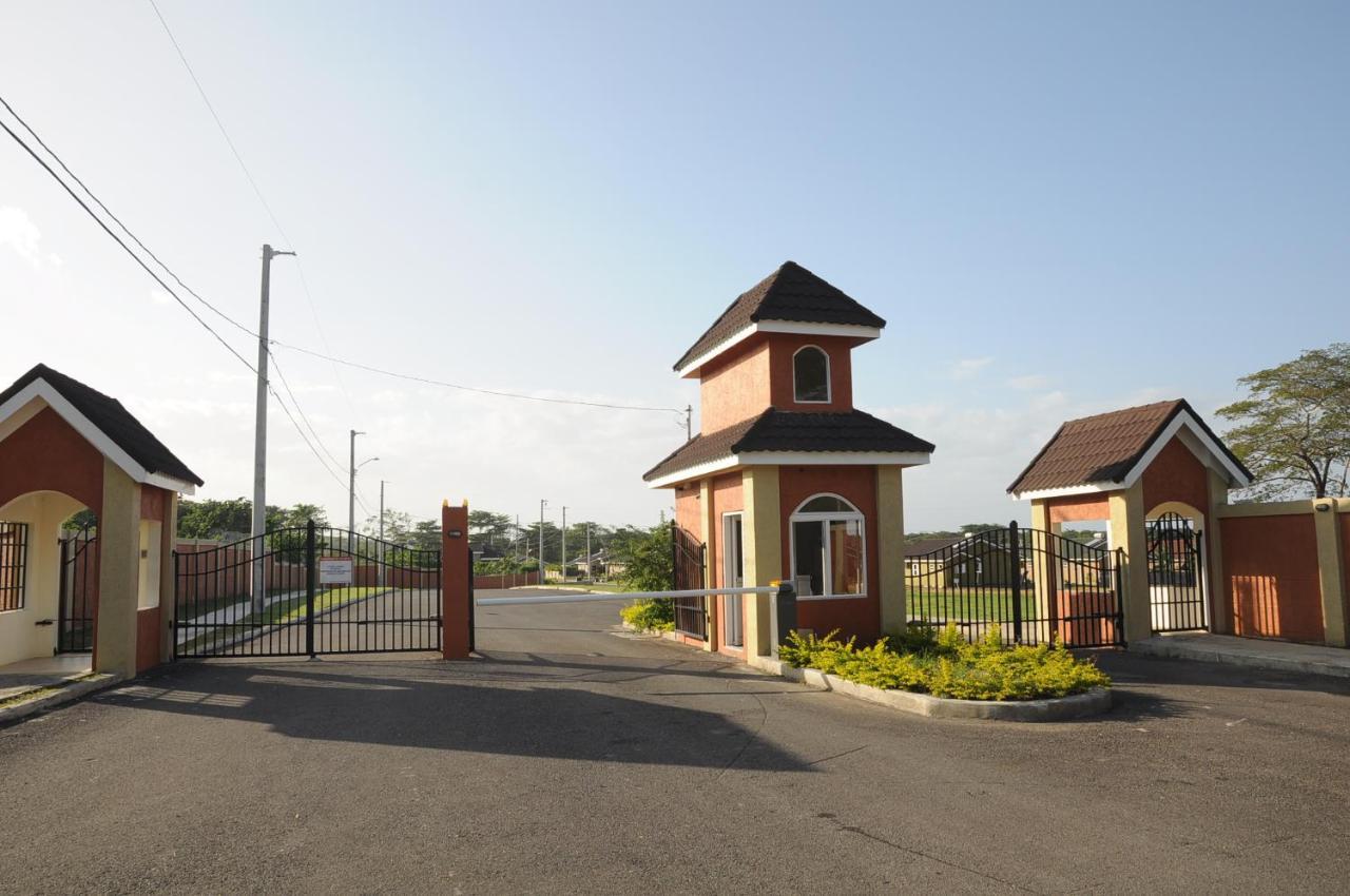 - Drax Hall Country Club 2-bed Luxury Casa de férias *