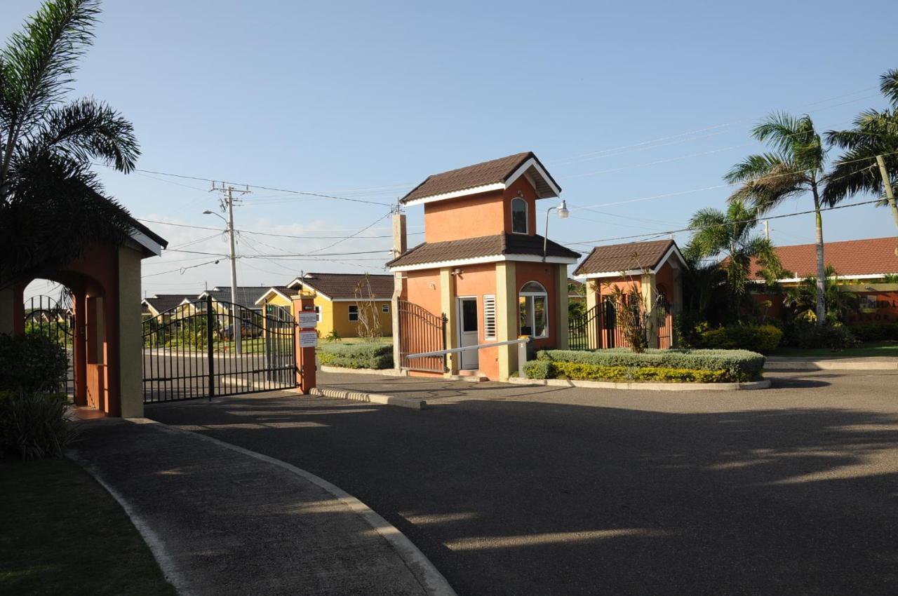 Casa de férias - Drax Hall Country Club 2-bed Luxury