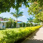Travellers Beach Resort