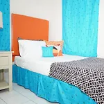 Shades Of Summer Apartments In Negril With Kitchen