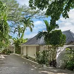 Villa Jamille - Stunningly Designed Villa With Pool, Sauna, & Ocean Views