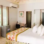 Paradise On The Rocks Hotel
