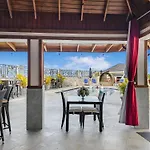 Hospitality Expert Bts 5 - Pool Beach & Bar