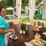 Round Hill Hotel And Villas