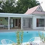 Paradise Lacosta Villa
