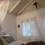 The Sun & Rain Cottage