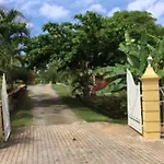 The Sun & Rain Cottage