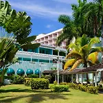 Doctors Cave Beach Hotel