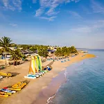 Jewel Runaway Bay Beach Resort & Waterpark