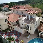 Pinnacle View Estate Micaila Villa