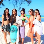876 Beach Club