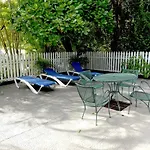Pineapplesuites