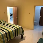 Molynes Guesthouse Kingston
