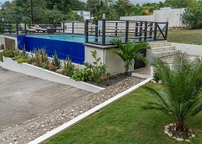 Family Complex Beside Beach W/Pool Montego Bay #1