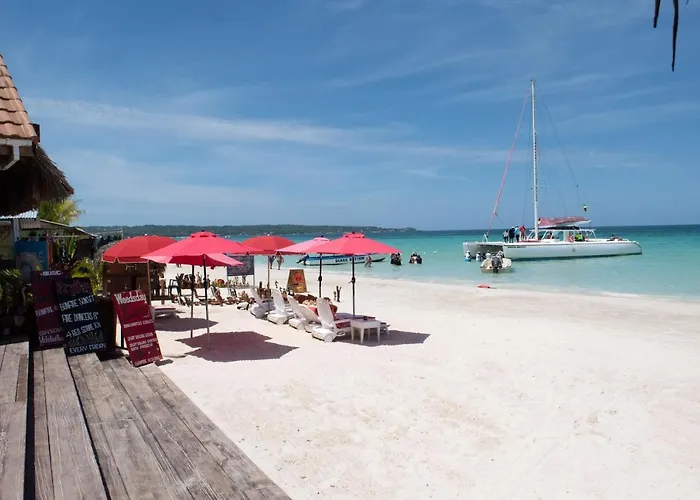 Vickitini Beachfront Resort