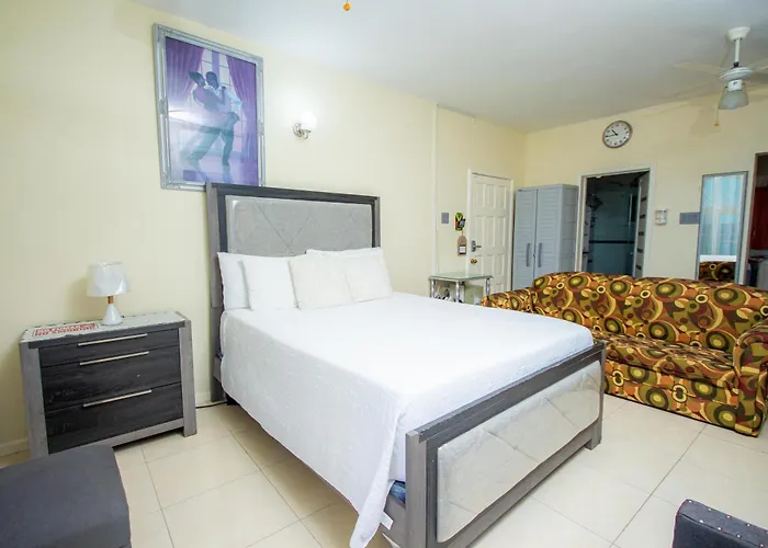 Ocho Rios Ocean Front Luxury Studio Sky Castles 24 Hrs Sleeps 2