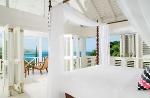 Round Hill Hotel And Villas