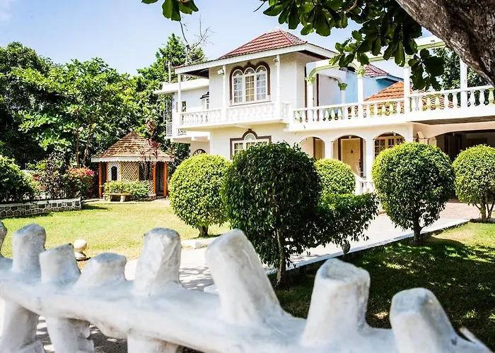 Villa Nakia & Nadia Wing