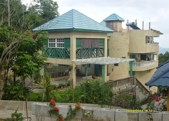 Naturesview Castle B&B