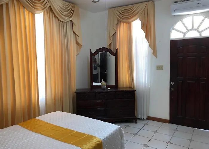 Goldenview Guesthouse Ocho Rios