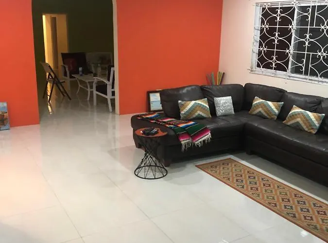 Molynes Guesthouse Kingston