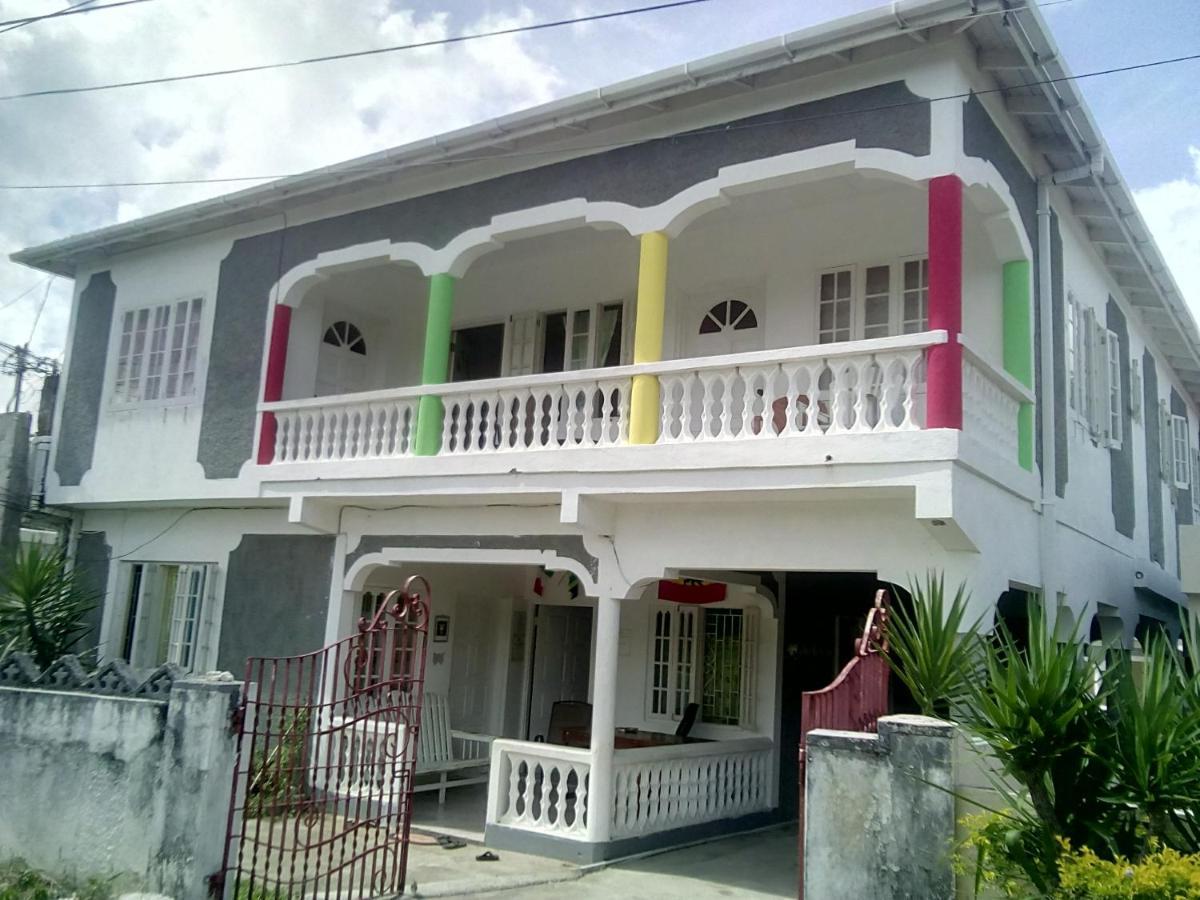 Hostel Porty
