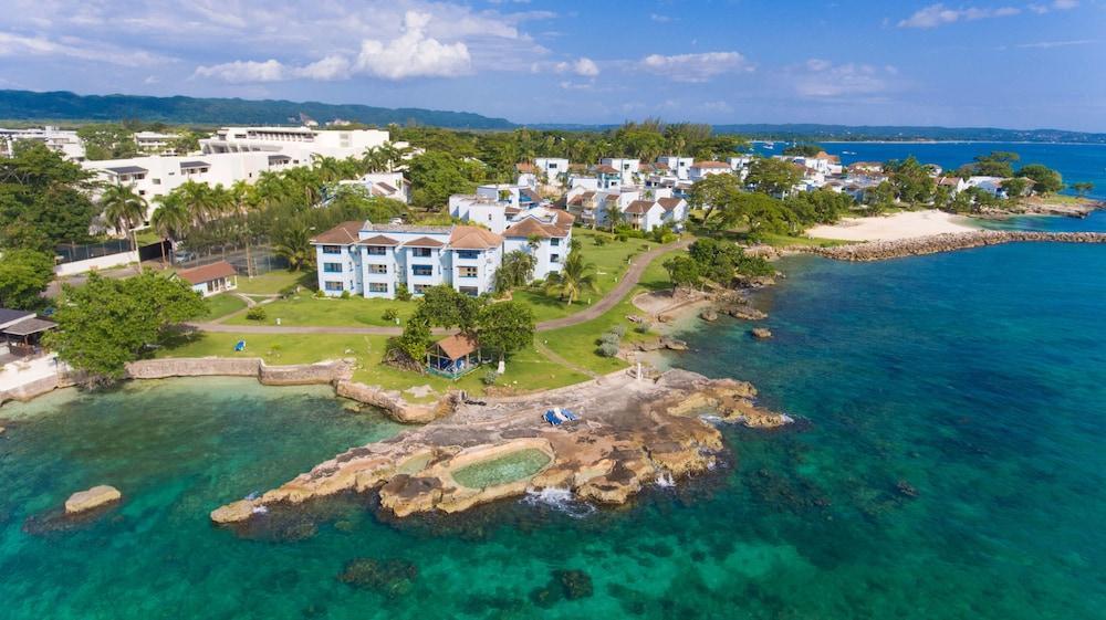 Point Village Holiday park