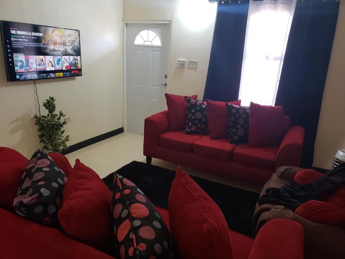 Close To Area And Airport Ferienhaus