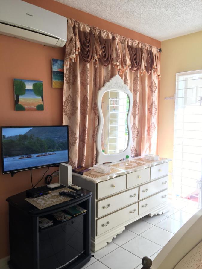 #d1 Castle Wifi King Bed Jamaica Villa Ocho Rios