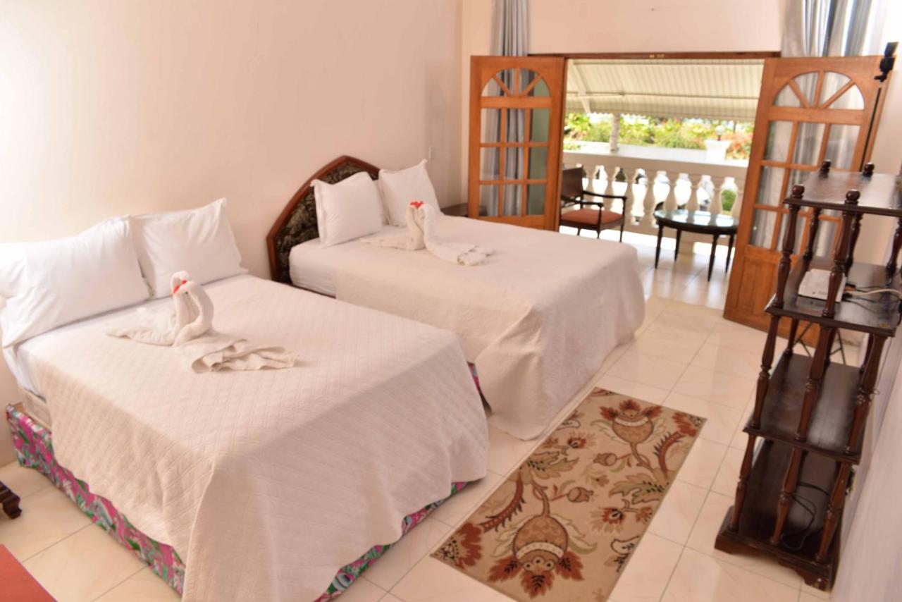 Chateau Margarita Ja Guest house Montego Bay