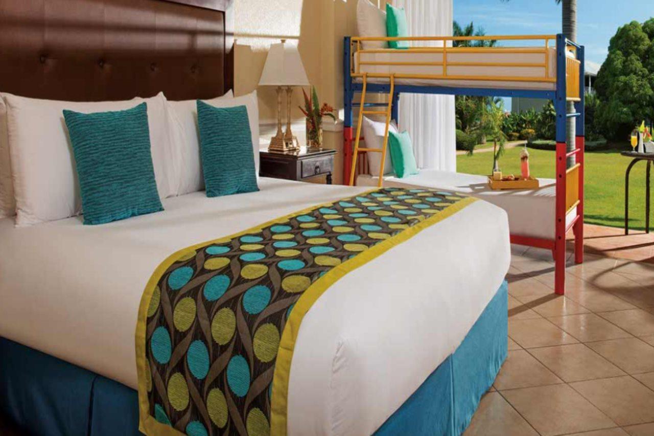 The Oasis At Sunset Resort