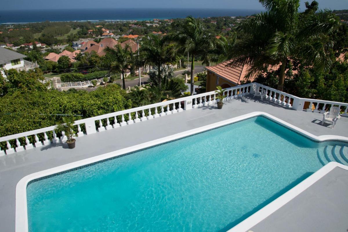 Villa Hatfield South *