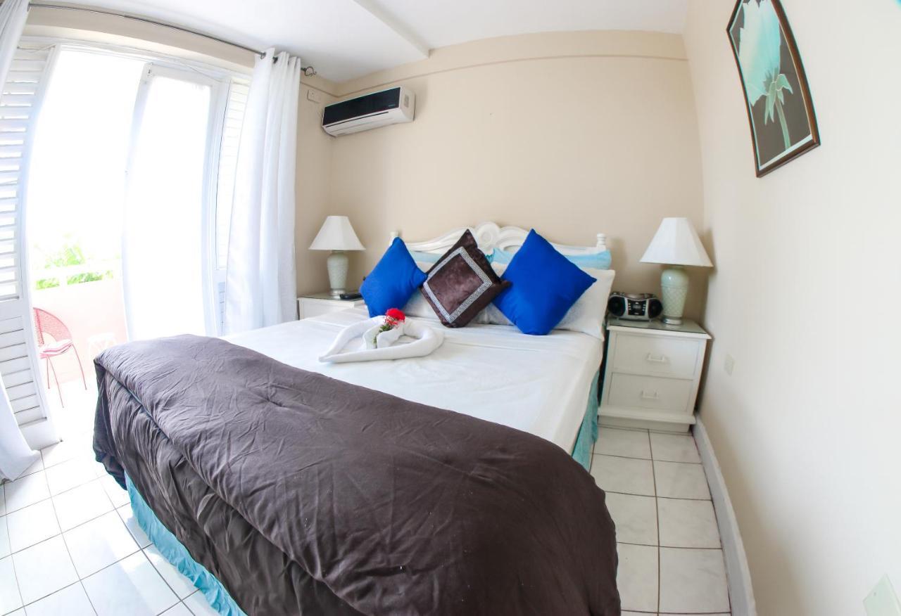 Fisherman Point Hotel