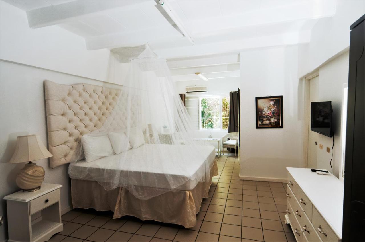 Pineapplesuites * Ocho Rios