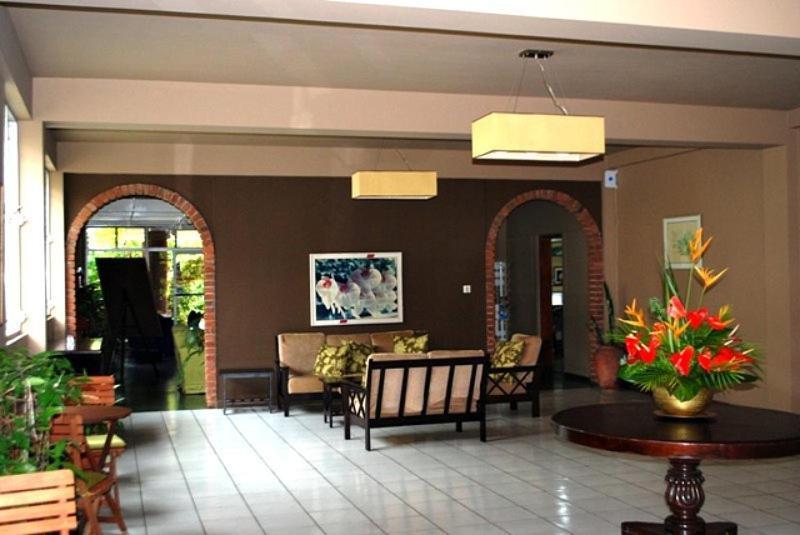 Hotel The - Manchester Mandeville