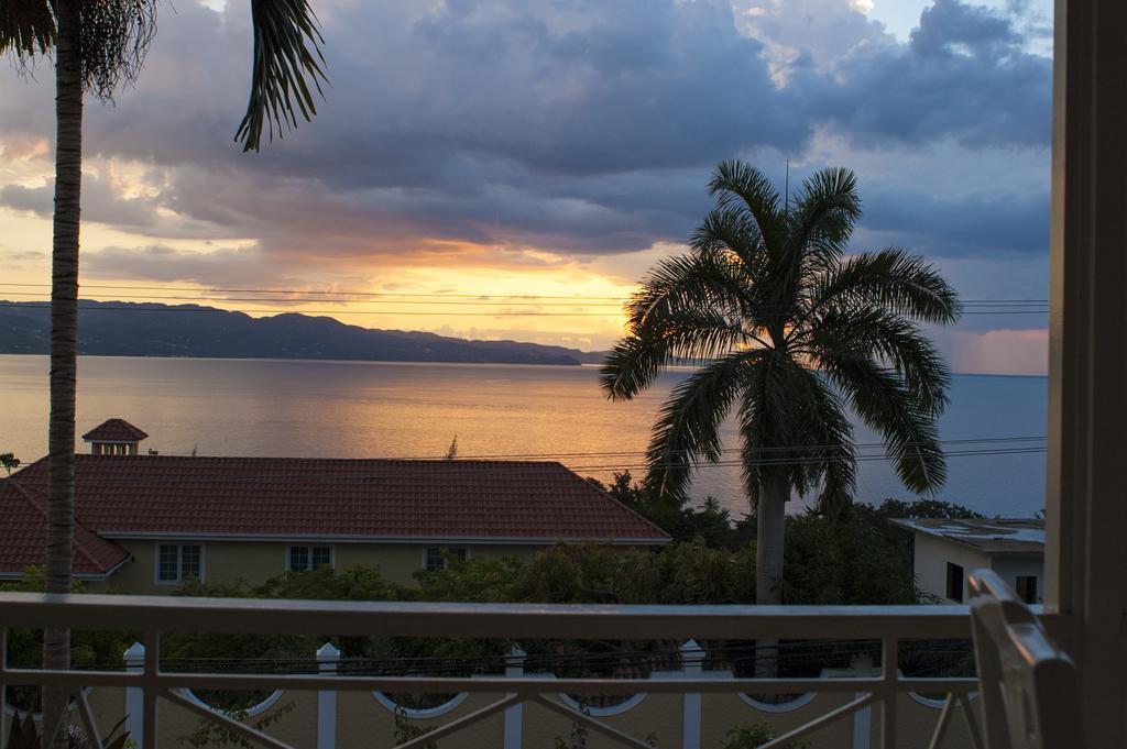 Bed & Breakfast Polkerris Montego Bay