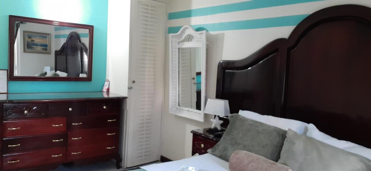 Cool's 1 Bedroom & Garden View Apartment *