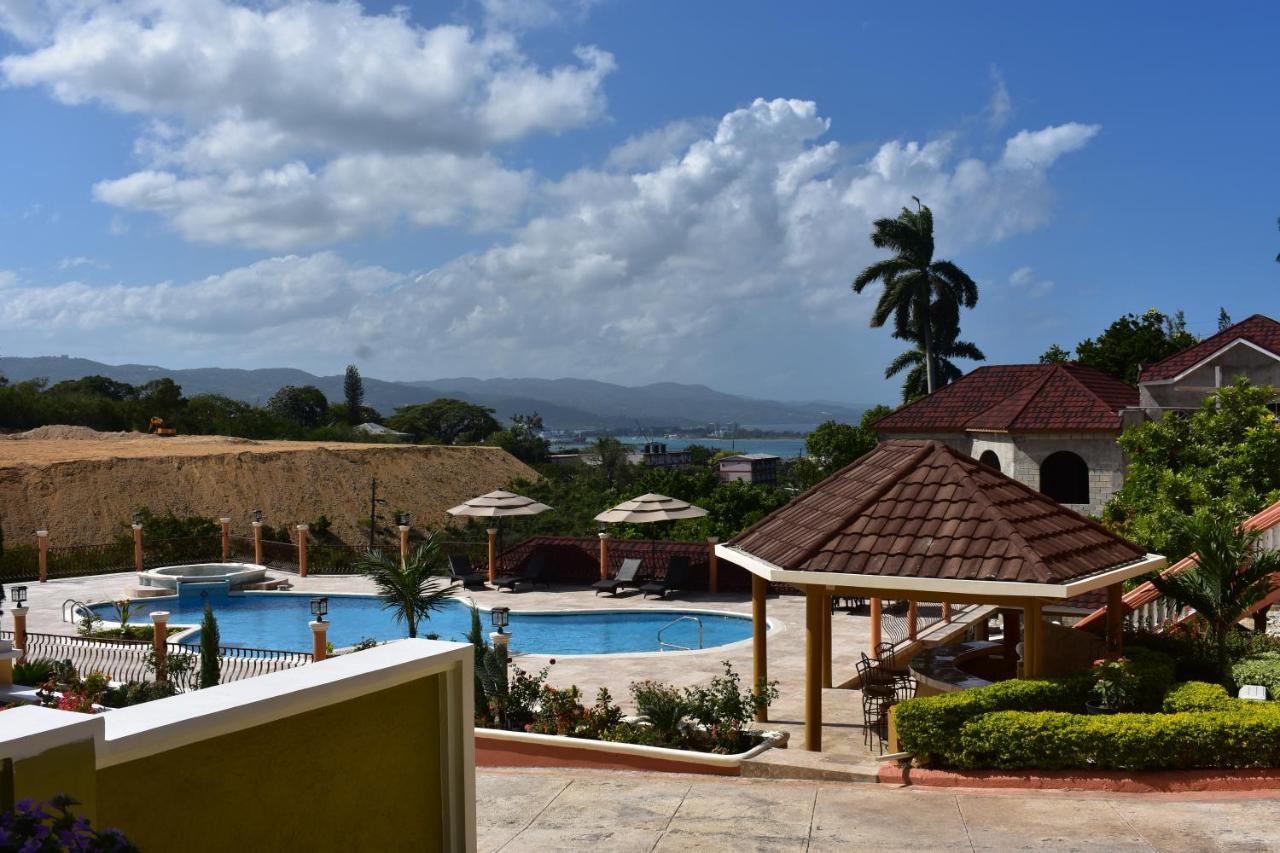 Mobay Vacation Village