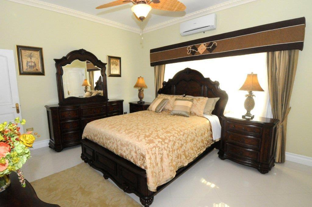 Genesis Sheer Elegance Hotel Saint James