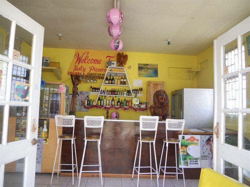 Cotton Tree Hotel