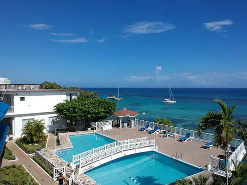 Hibiscus Ocho Rios