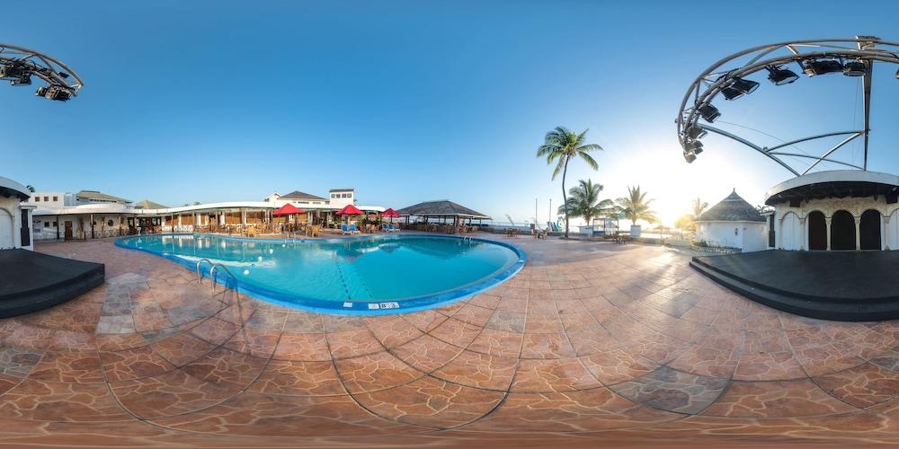 Decameron Club Caribbean Runaway Bay, Ramada Runaway Bay