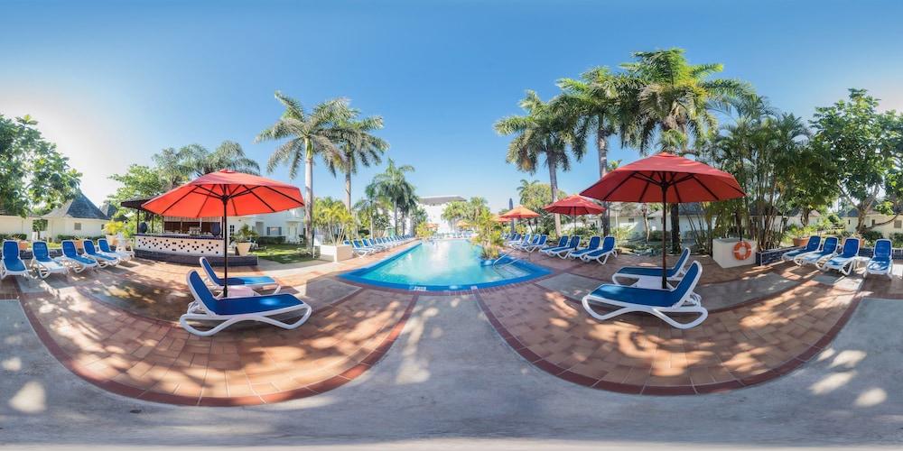 Decameron Club Caribbean Runaway Bay, Ramada Runaway Bay