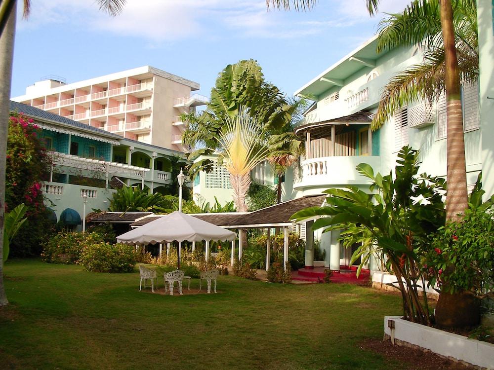 Doctors Cave 3* Montego Bay